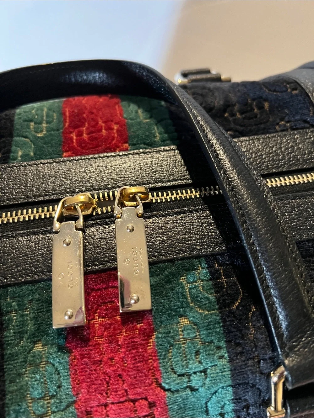 N/A stylish black